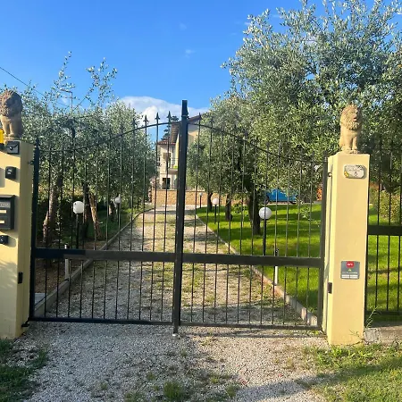 Rustic Tuscan Retreat With Vintage Charm - Casa Tre Fontane Apartment *